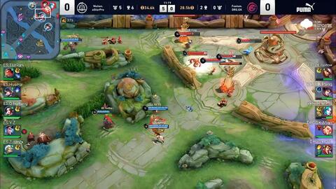 周琦在防守 周琦在防守